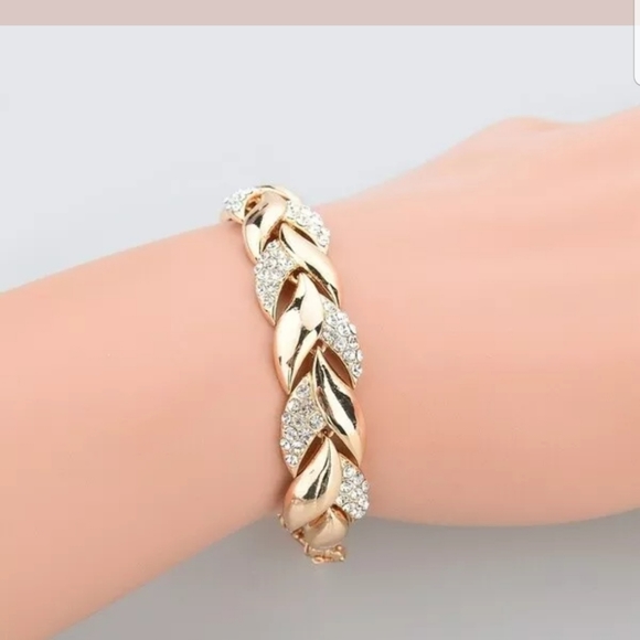 WOMEN CRYSTAL RHINESTONE GOLD TENNIS Bracelet - Picture 2 of 5